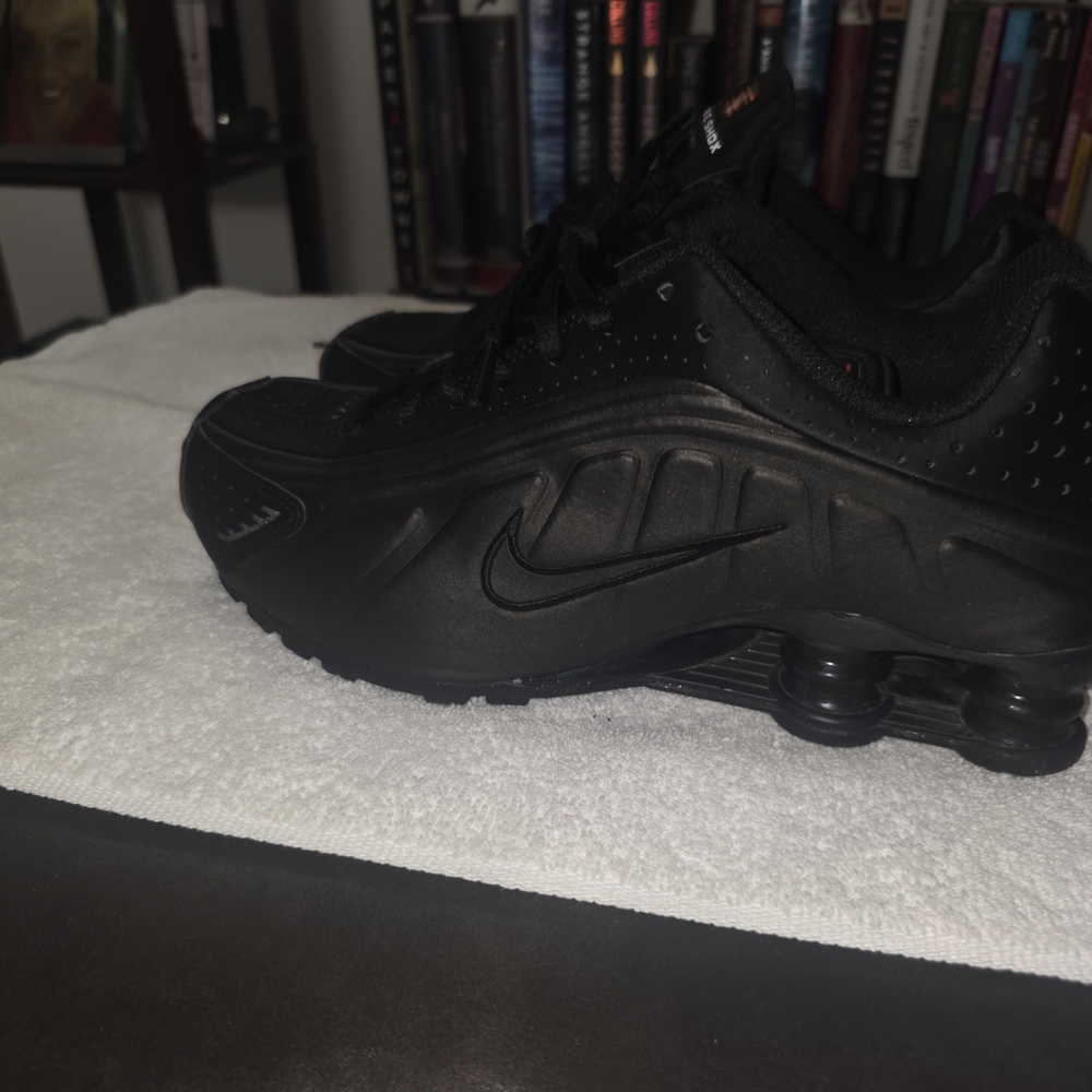 Nike Boy's Black Athletic Shoes 7Y